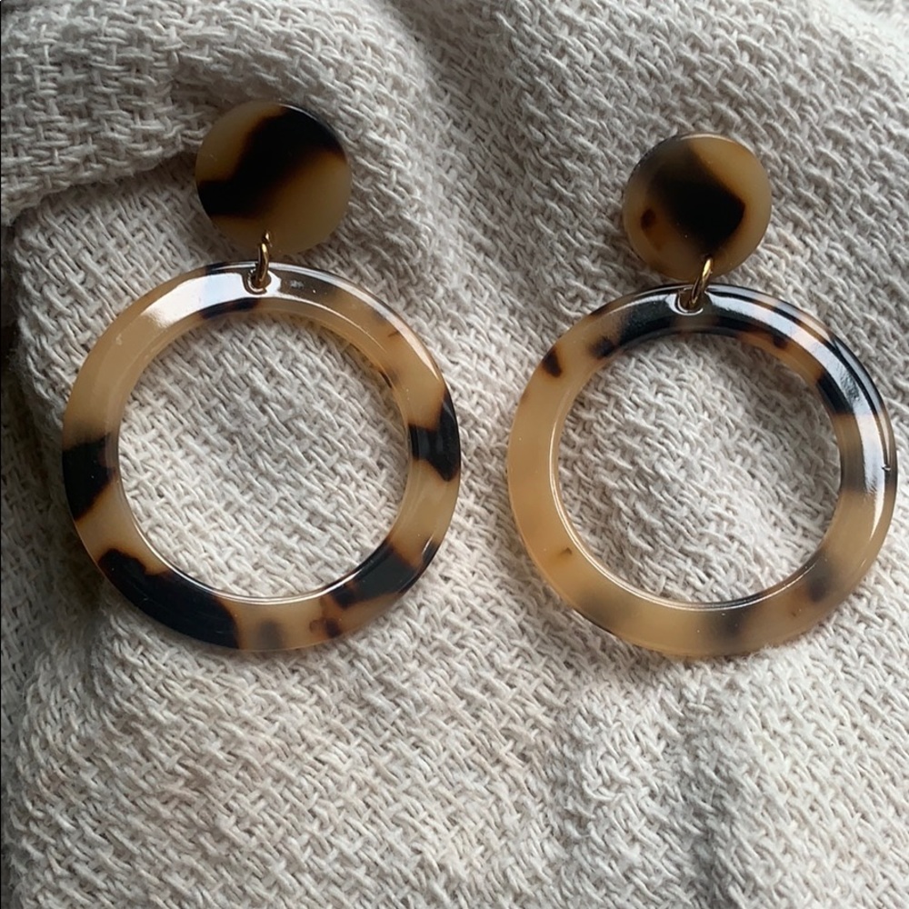 New Tortoise Boho Chic Resin Earrings 🦋 3/$25